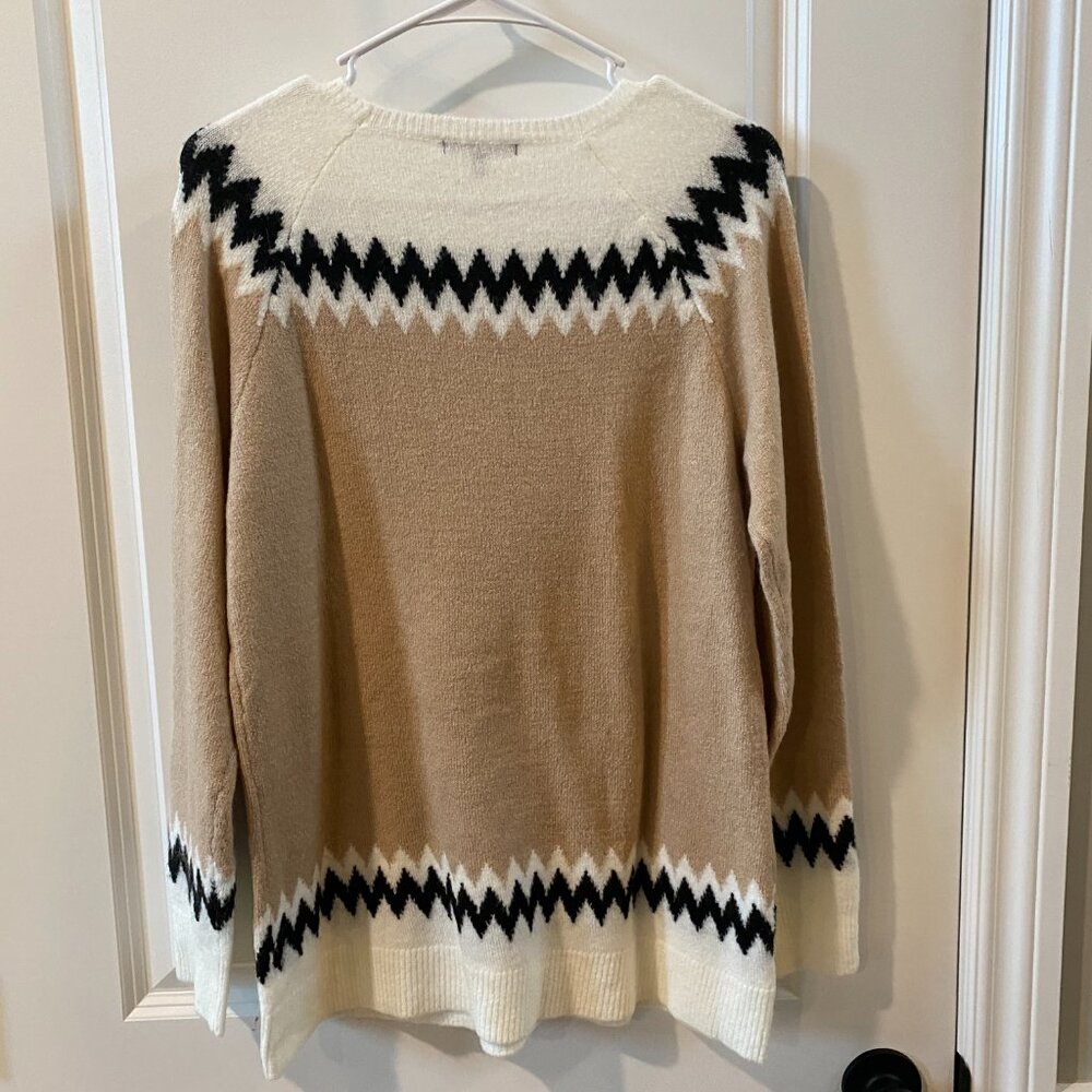 Stacatto Tan, White and Black Zigzag Sweater, Crew Neck Size Medium - Picture 4 of 8